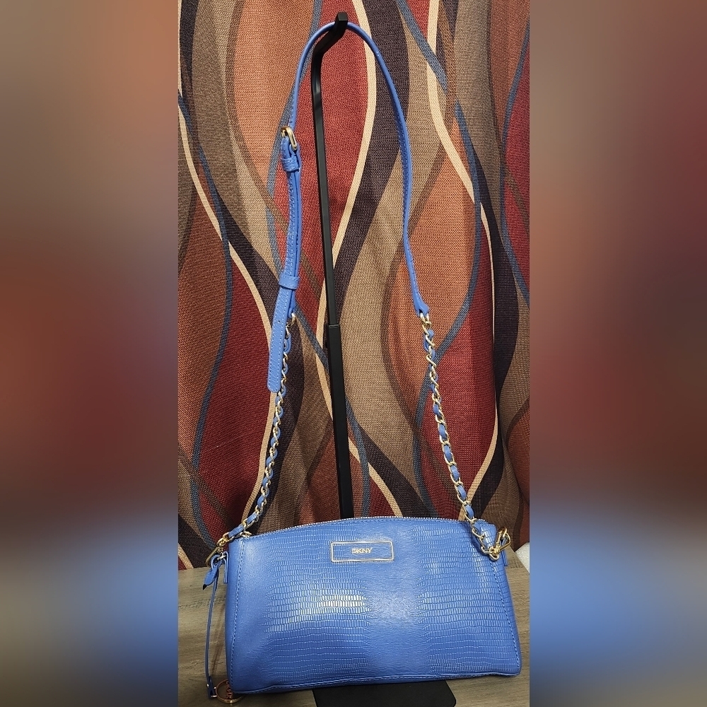 DKNY blue Saffiano leather crossbody bag with a chain & wrist Strap W Dust Bag